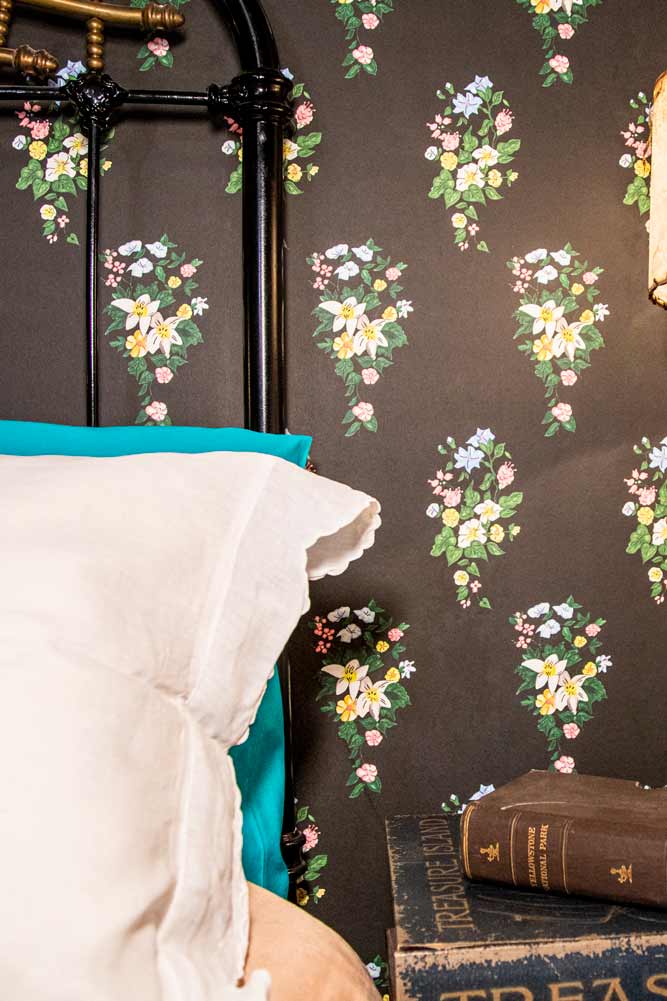 JoJo & Trixie Floral New York Black Wallpaper - DISCONTINUED