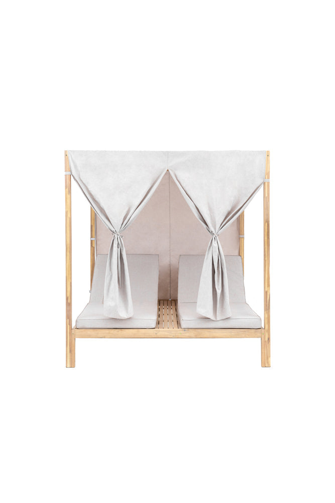 Beautiful Canopy Garden Daybed