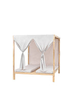 Beautiful Canopy Garden Daybed