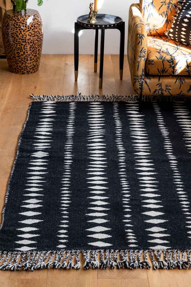 Black & Off-White Geometric Flatweave Rug - Available in 5 Sizes