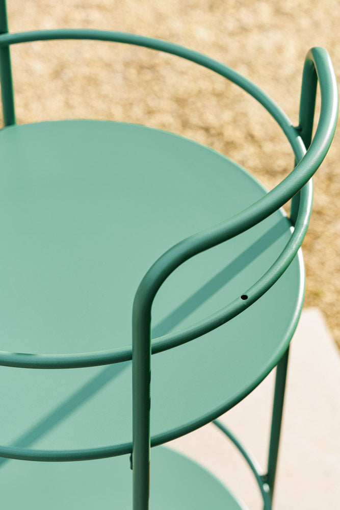 Effortless Outdoor Drinks Trolley in Green