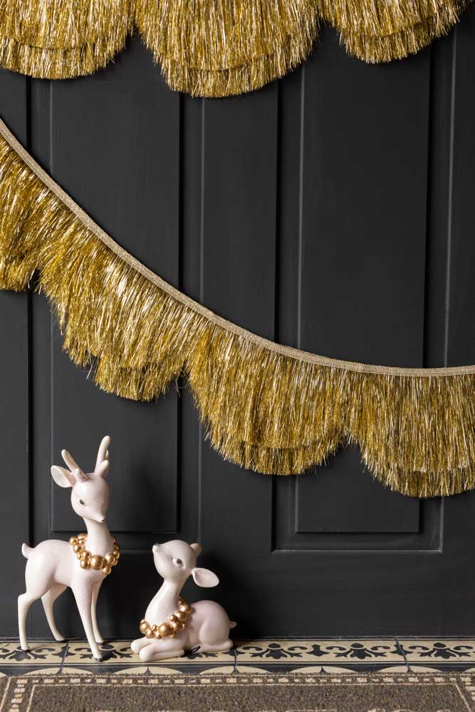 Gold Tinsel Scalloped Decorative Garland