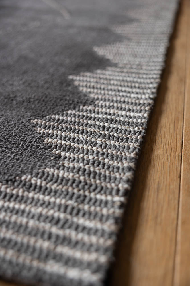 Mason Black Diamond Rug - 3 Sizes Available