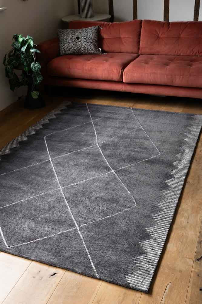 Mason Black Diamond Rug - 3 Sizes Available