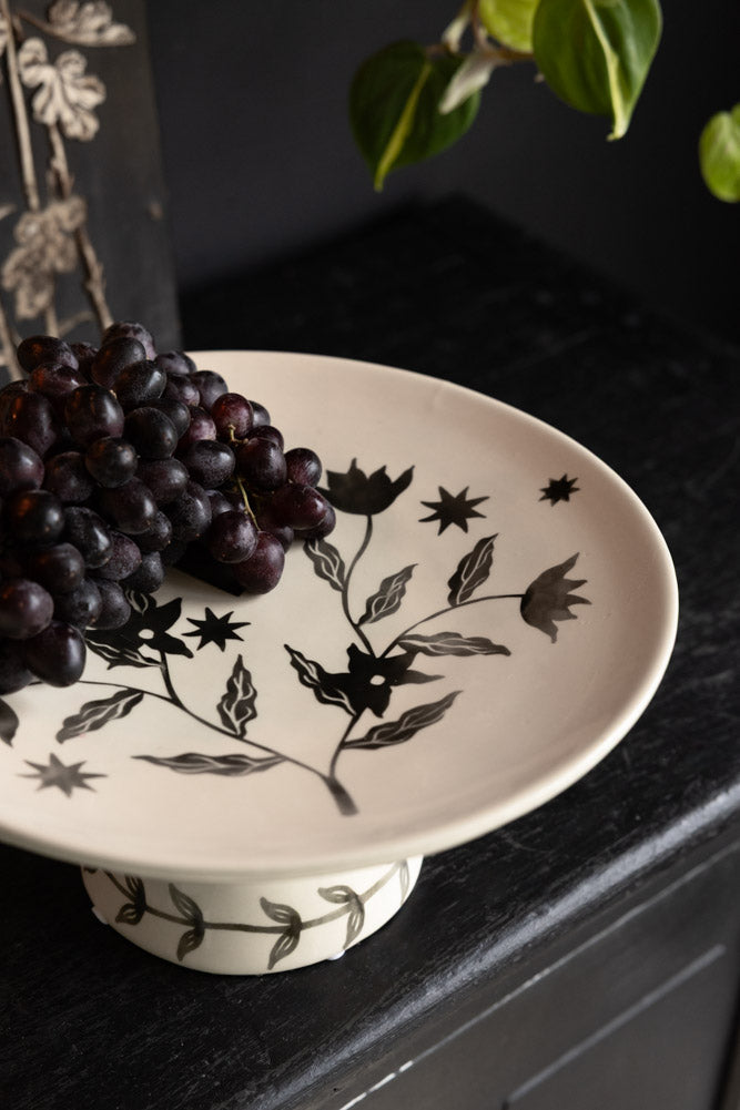 Milagro Heart Ceramic Cake Stand