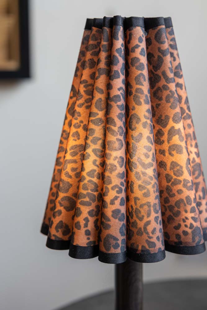 Rechargeable & Wireless Leopard Print Table Lamp