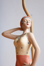 Retro-Style Bather Table Lamp with Globe