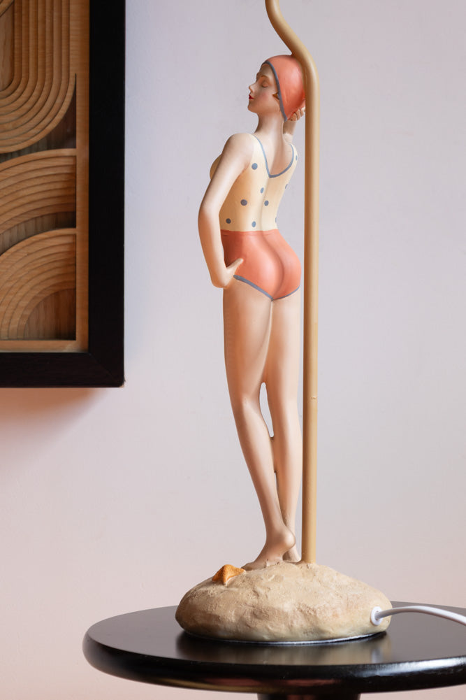 Retro-Style Bather Table Lamp with Globe