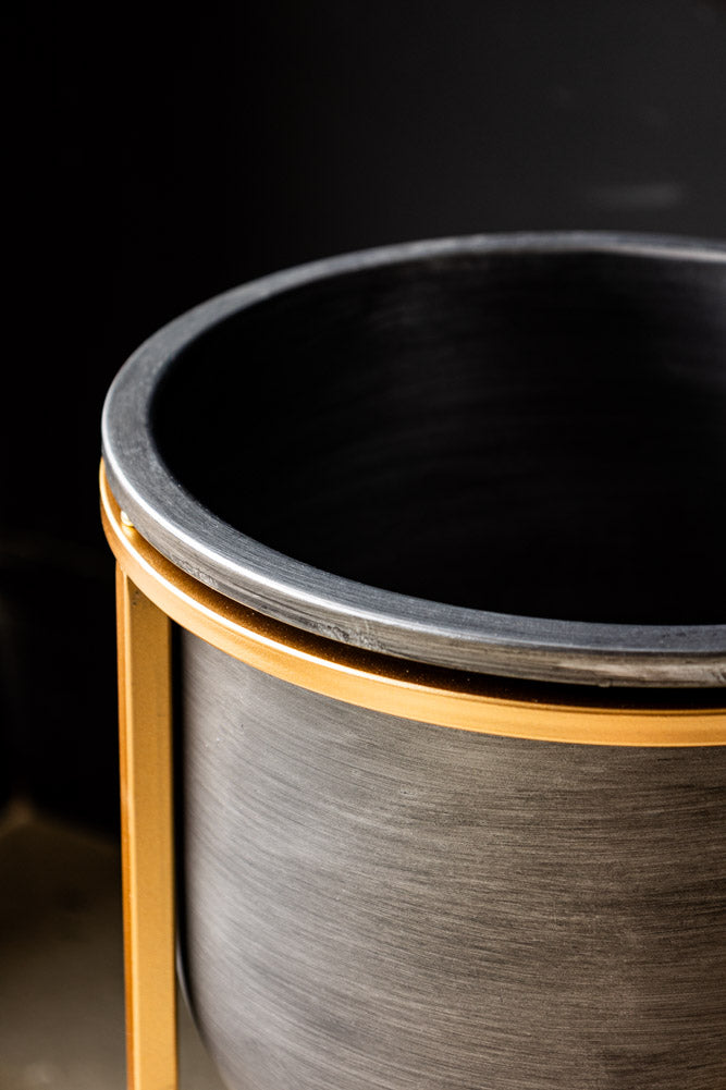 Set of 2 Black Planters With Gold Stand