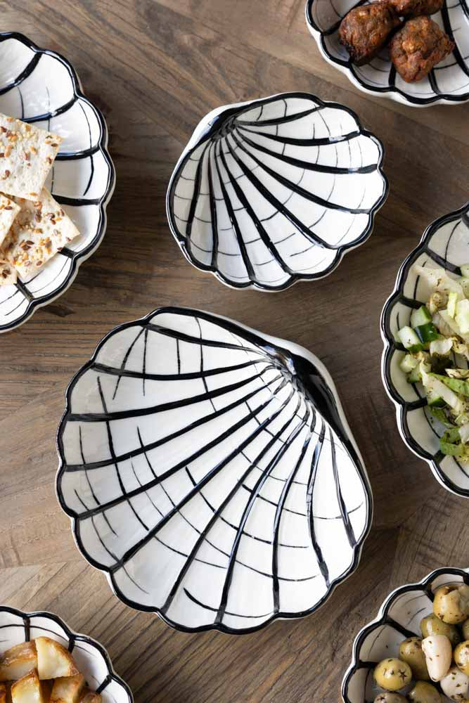 Set of 2 Shell Dishes