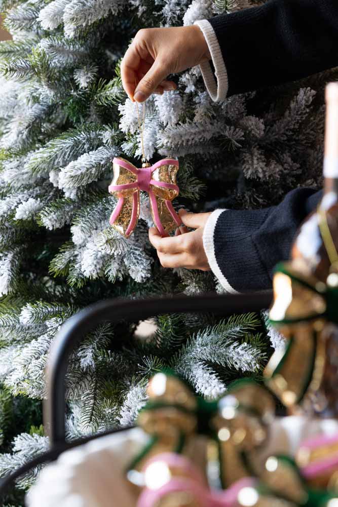 Vintage-Style Pink Bow Glass Christmas Tree Decoration